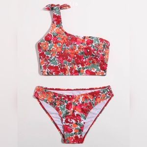 NEVER WORN NWT Shein floral one shoulder bikini